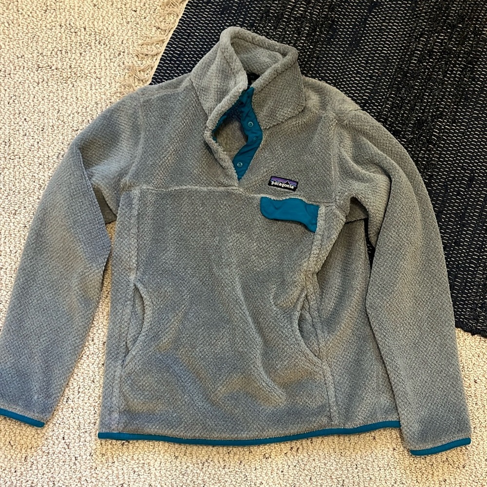 Grey Patagonia pullover